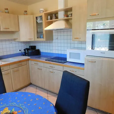 Ile Oleron Pres Du Port De La Cotiniere 2 Pers. Et Ocean A 50 M Holiday home Saint-Pierre-d'Oleron